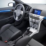 Das Cockpit des Opel Astra H OPC