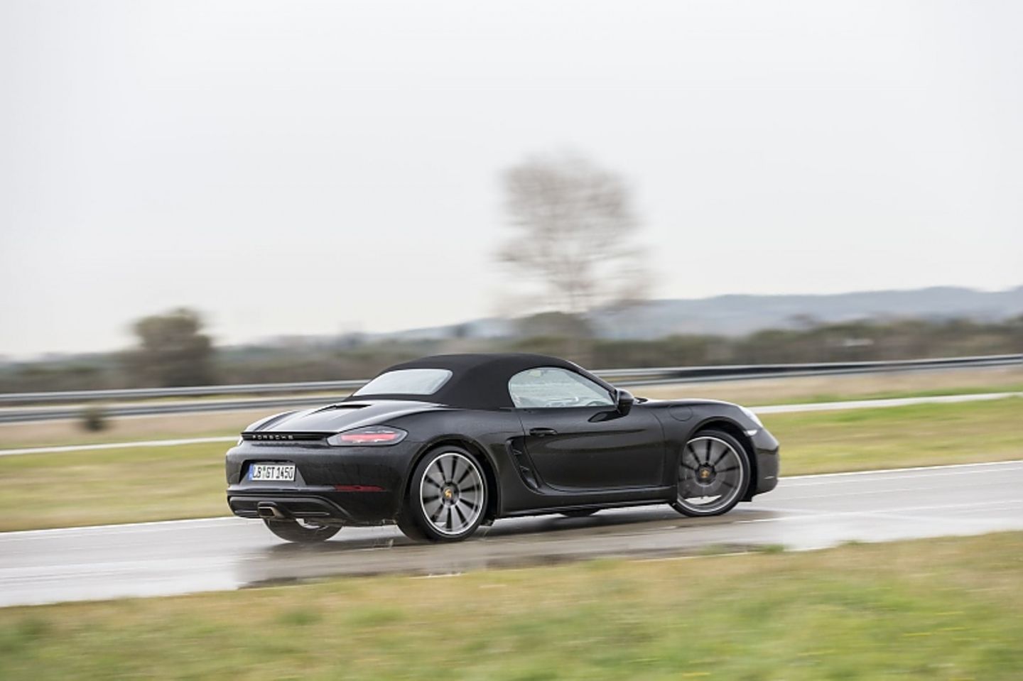 Die Lenkung des Porsche Boxster ist direkter