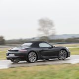 Die Lenkung des Porsche Boxster ist direkter