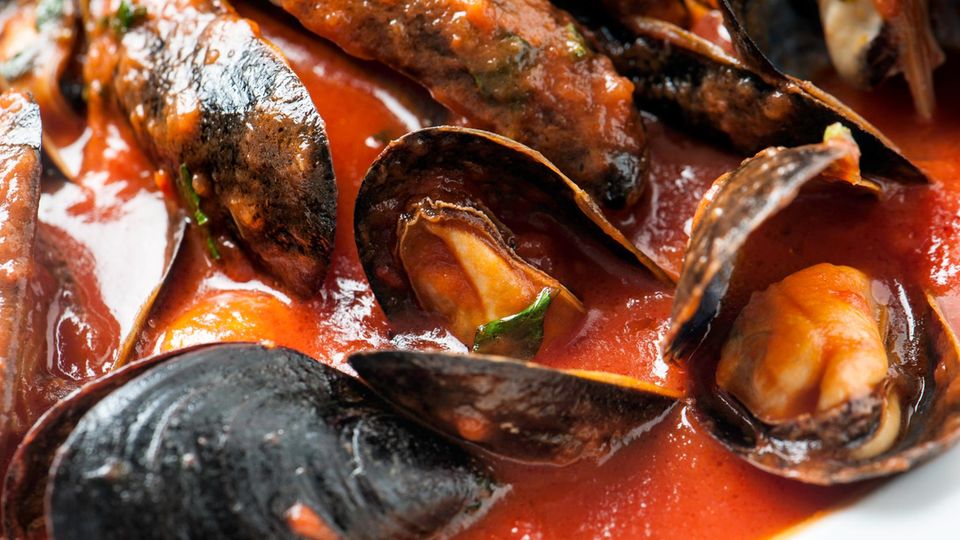 Muscheln mit Tomatensoße