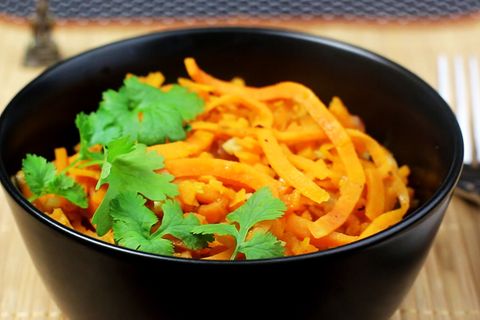 Vegan kochen: Das beste vegane Curry – ganz einfach mit Süßkartoffel-Streifen