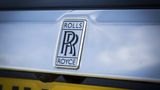 Das Rolls-Royce-Emblem befindet sich auf dem Kühler