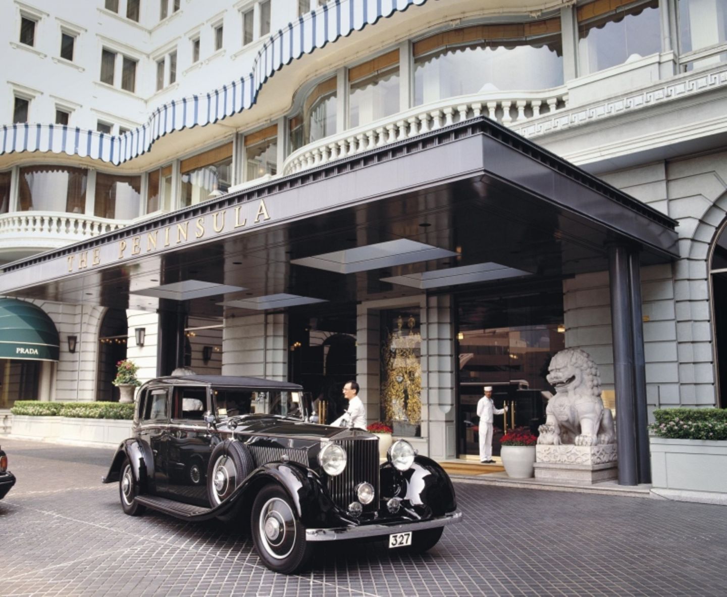 Peninsula Hotel Hongkong Rolls-Royce Phantom II von 1934 am Eingang
