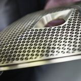 Messing-Teile sind überall am und im Auto zu finden