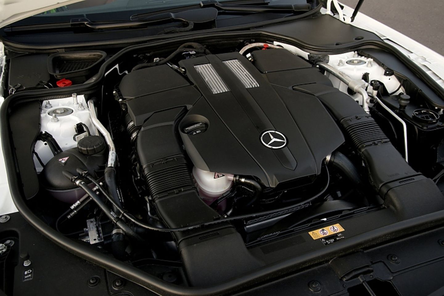 Mercedes SL 400 - der aufgeladene Sechszylinder mit drei Litern Hubraum klängt mäßig