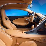 Sportsitze umschmiegen Fahrer und Beifahrer