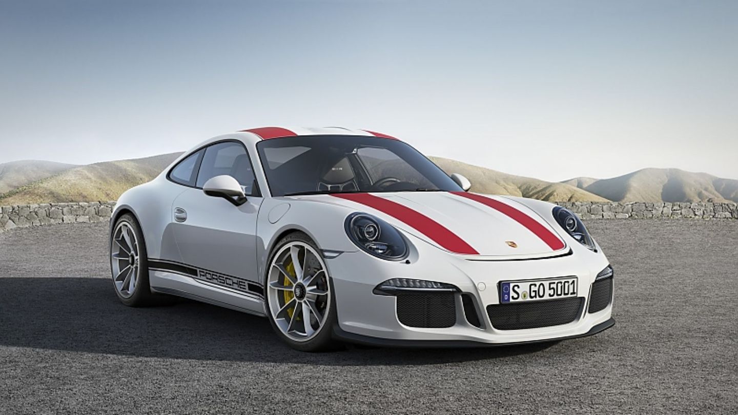 Der Porsche 911 R erreicht eine Höchstgeschwindigkeit von 323 km/h