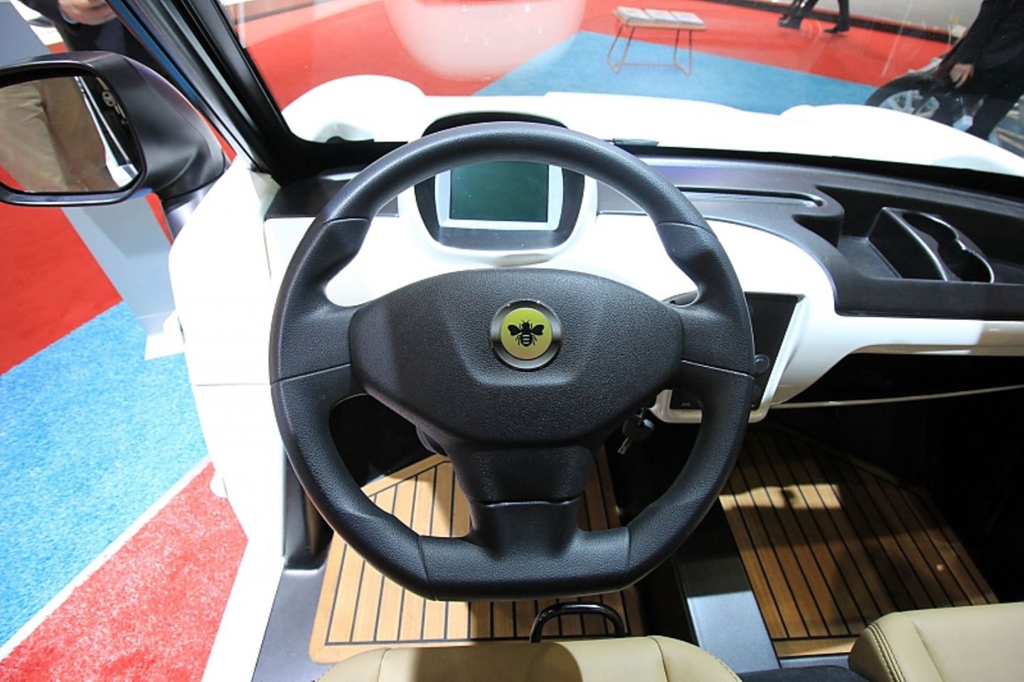 Einfaches rustikales Cockpit: Bee Bee XS