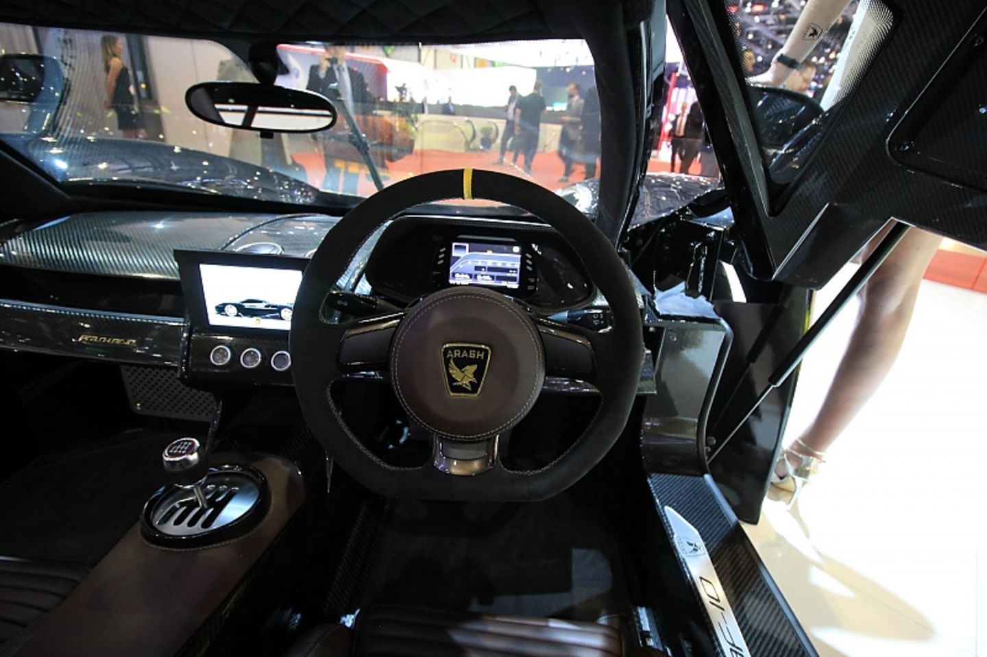 Das Cockpit des Arash AF10.
