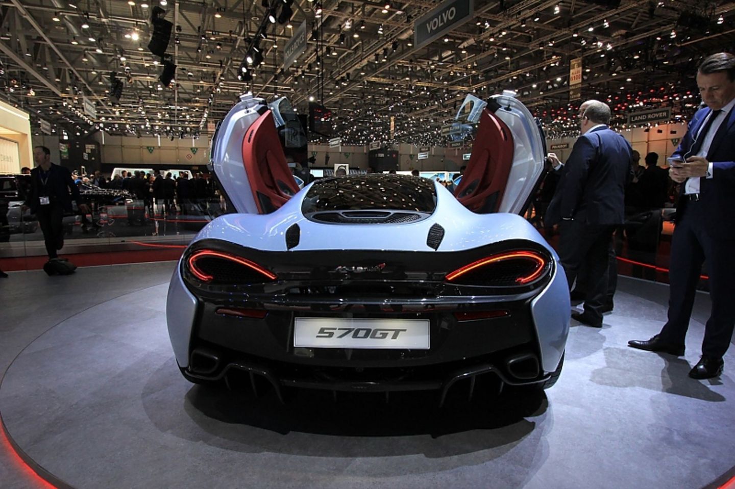 Der McLaren 570GT hat sogar einen winzigen Kofferraum.