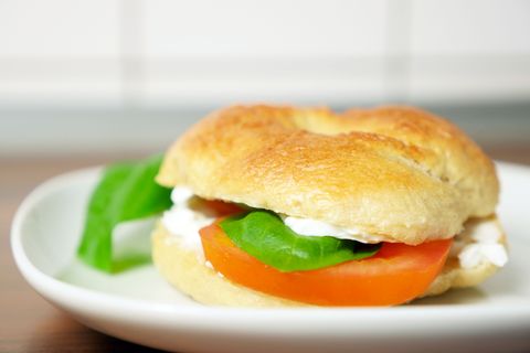 Klassiker selbst gemacht: So machen Sie originale New York-Style Bagels schnell selbst