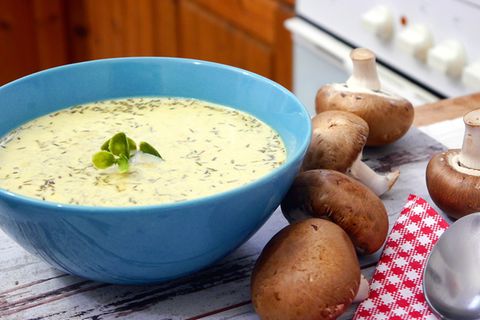 Einfache Küche: So schnell macht man eine köstliche Rosmarin-Honig-Suppe