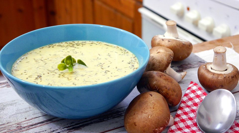 Einfache Küche: So schnell macht man eine köstliche Rosmarin-Honig-Suppe