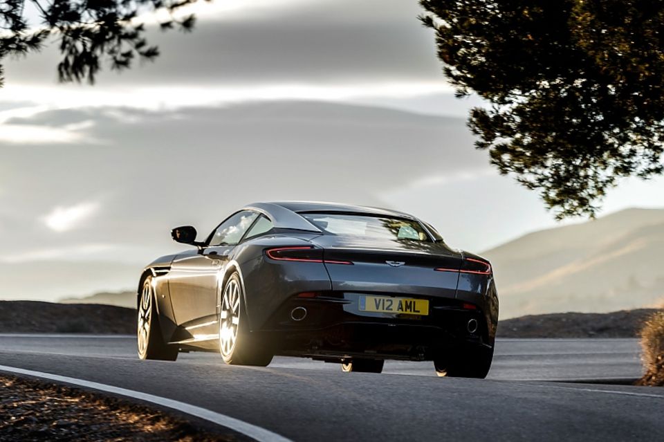 Aston Martin DB11 - spektakulär: das Heck Aston Martin DB11 - spektakulär: das Heck