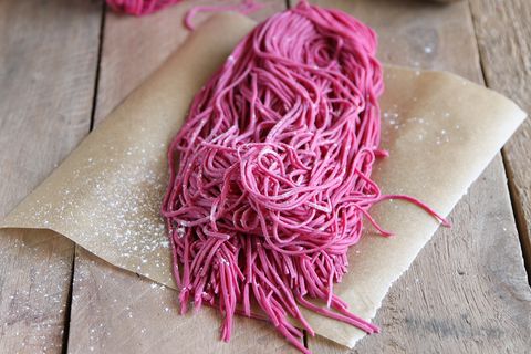 Rosafarbene Rote-Bete-Nudeln: Gucken Sie mal genau hin! Das ist Pasta - und das Rezept ist der Knaller