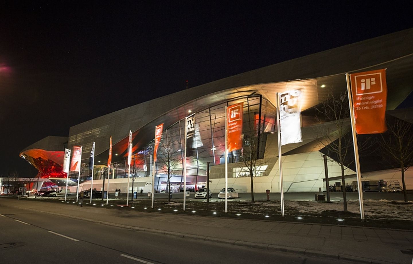 BMW Welt - sehenswerter Publikumsmagnet am petuelring
