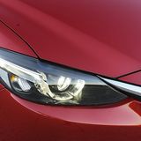 LED-Scheinwerfer sind Serie.