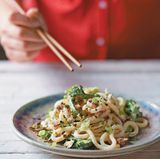Die japanischen Udon-Nudeln sind viel sättigender als normale Spaghetti