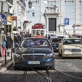 Mercedes E 220d - auf den Straßen von Lissabon
