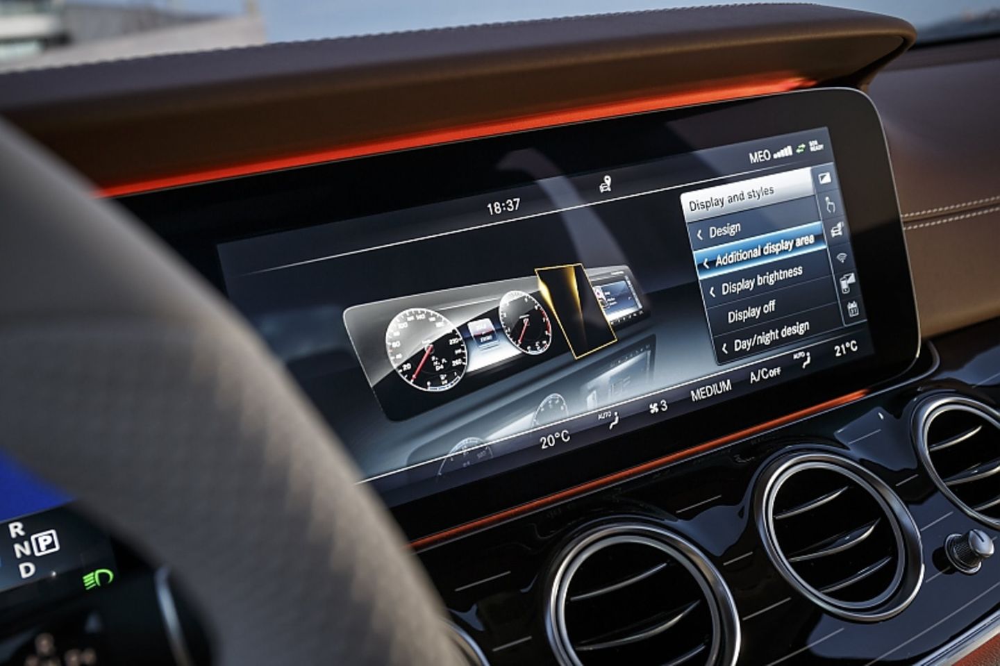 Mercedes E 220d - nur optional mit zwei großen Displays