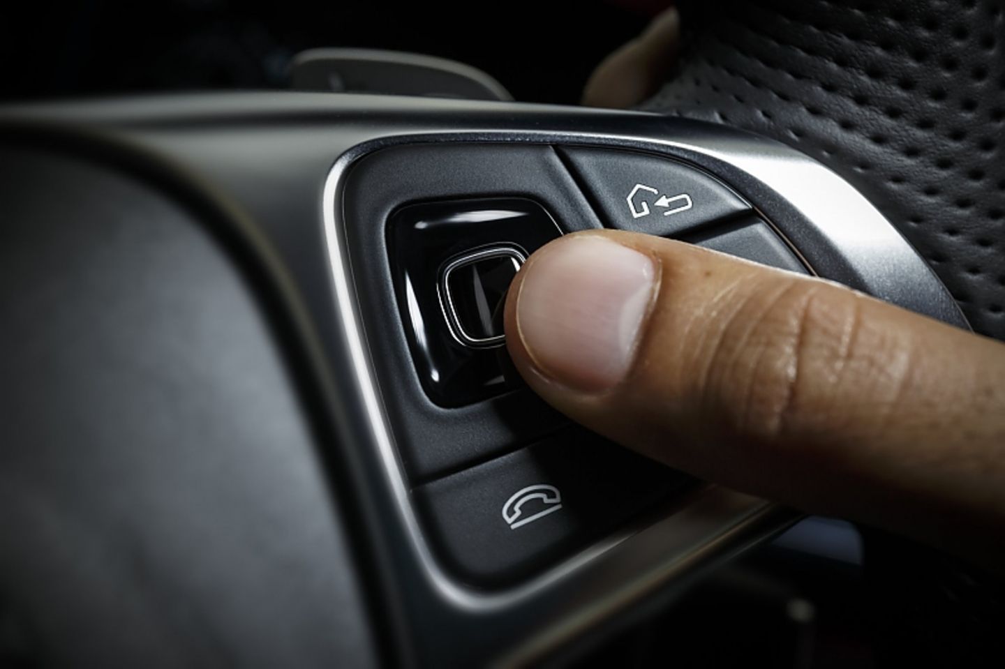 Mercedes E 220d - Bedienmodule wie vom Blackberry