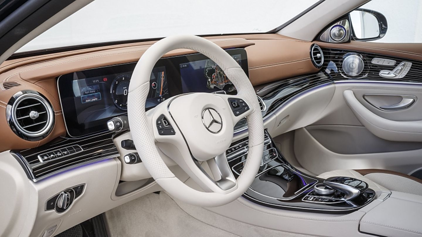 Mercedes E 220d - luxuriöses Cockpit