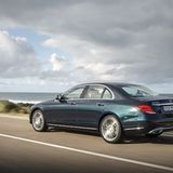 Mercedes E 220d - auf Wunsch mit Luftfederung