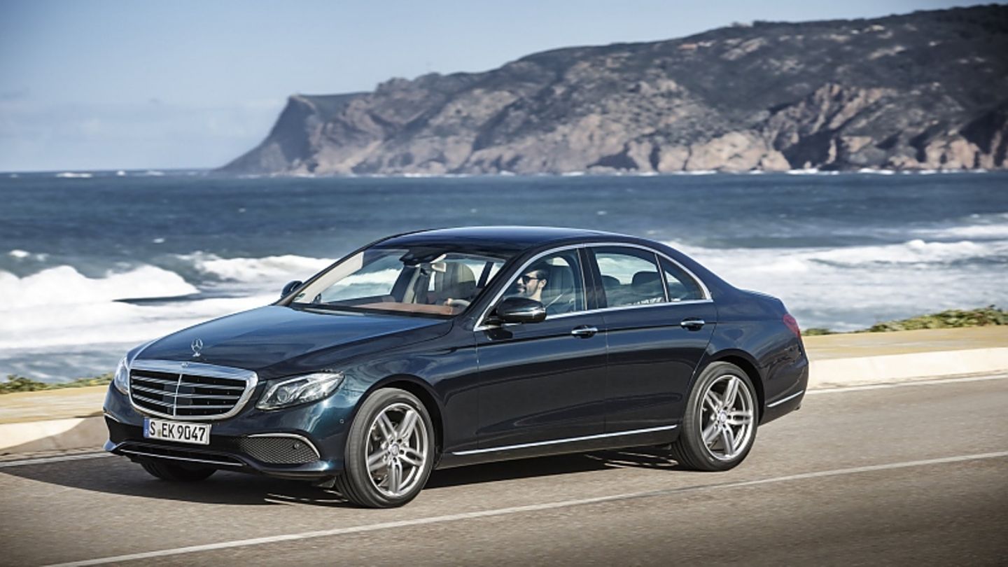 Mercedes E 220d - auch optisch zwischen C- und S-Klasse platziert