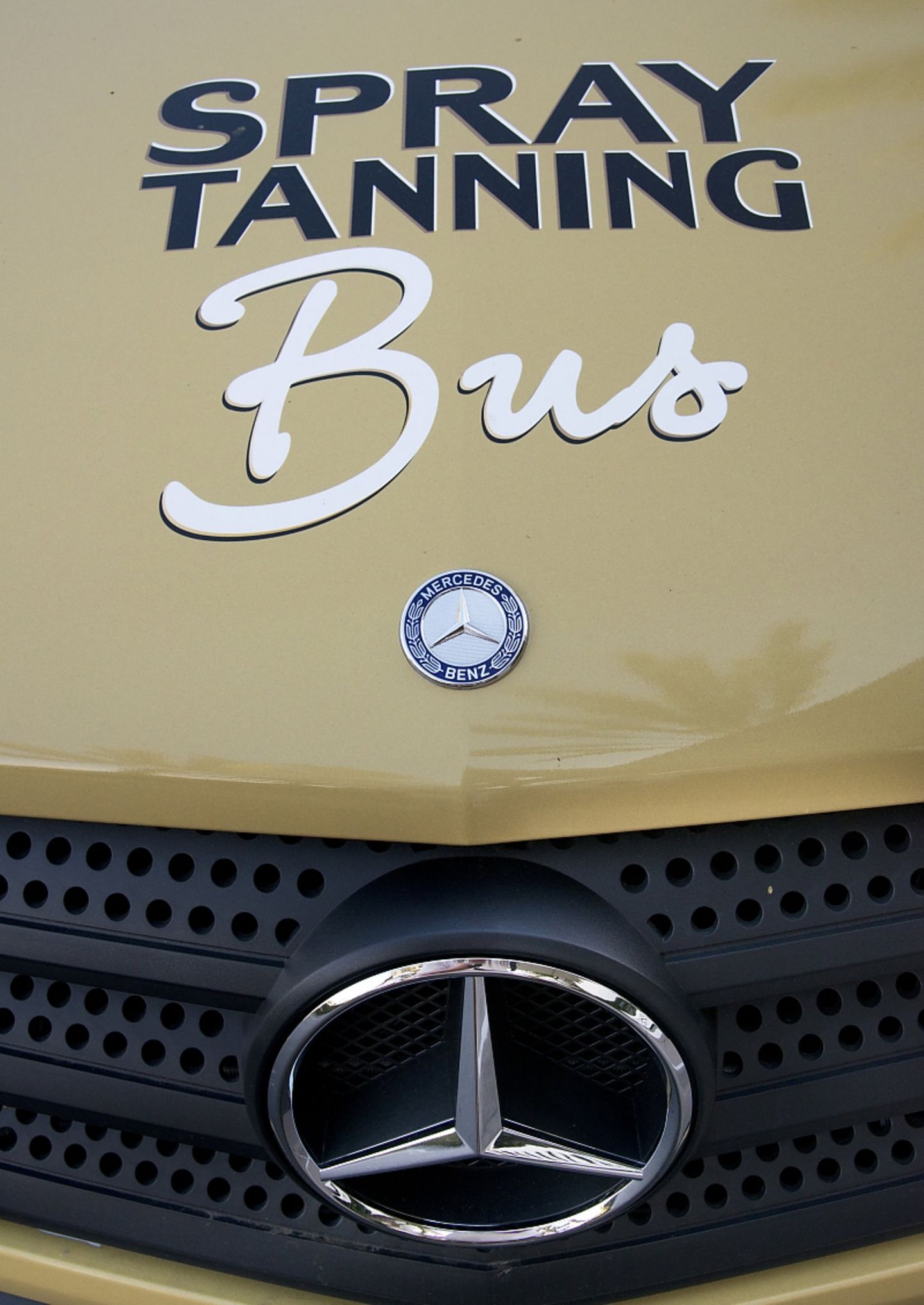 Spray Tanning Bus - eine neue Geschäftsidee aus Kalifornien