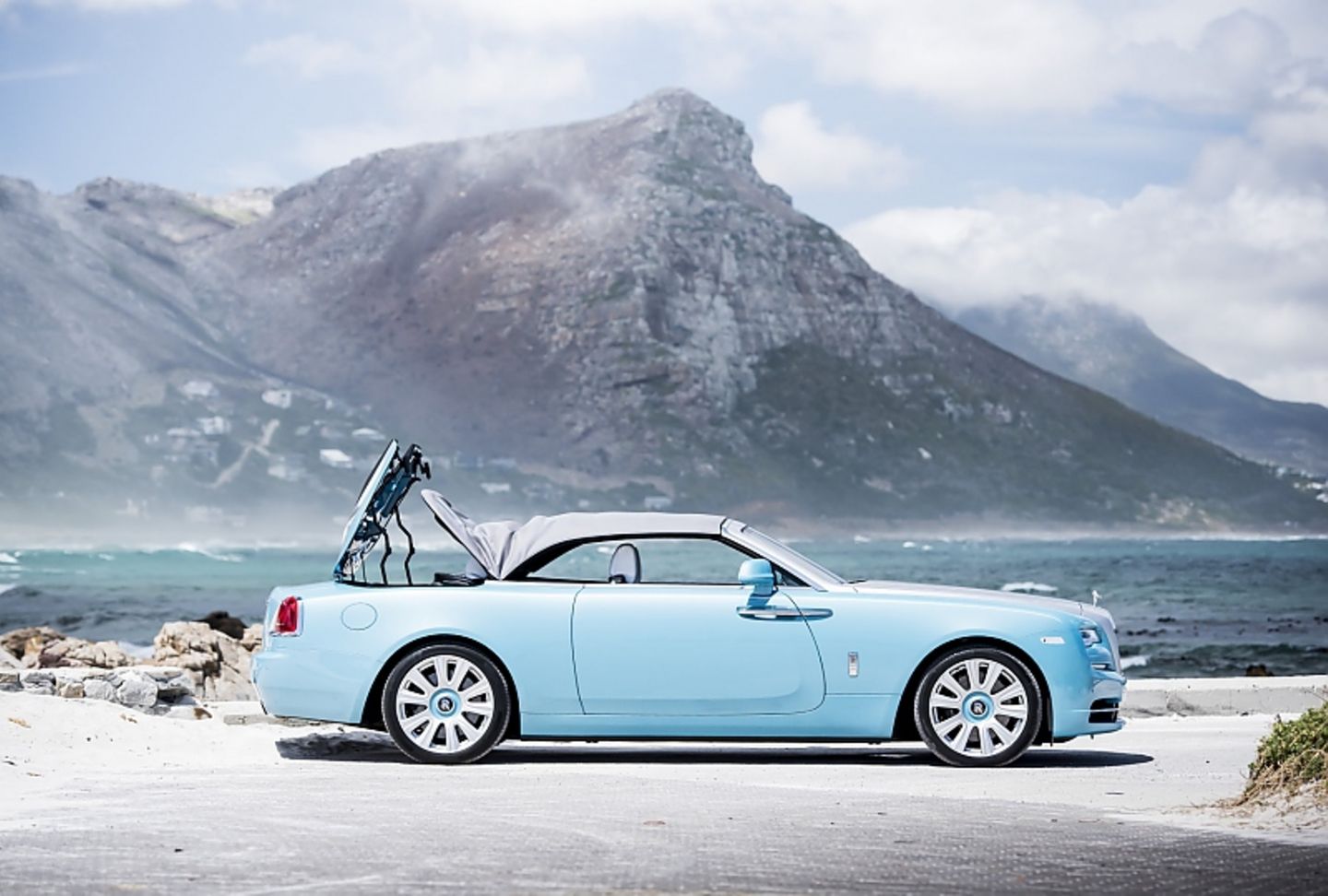 Rolls Royce Dawn 2016 - wirkt geschlossen fast wie ein anderes Auto