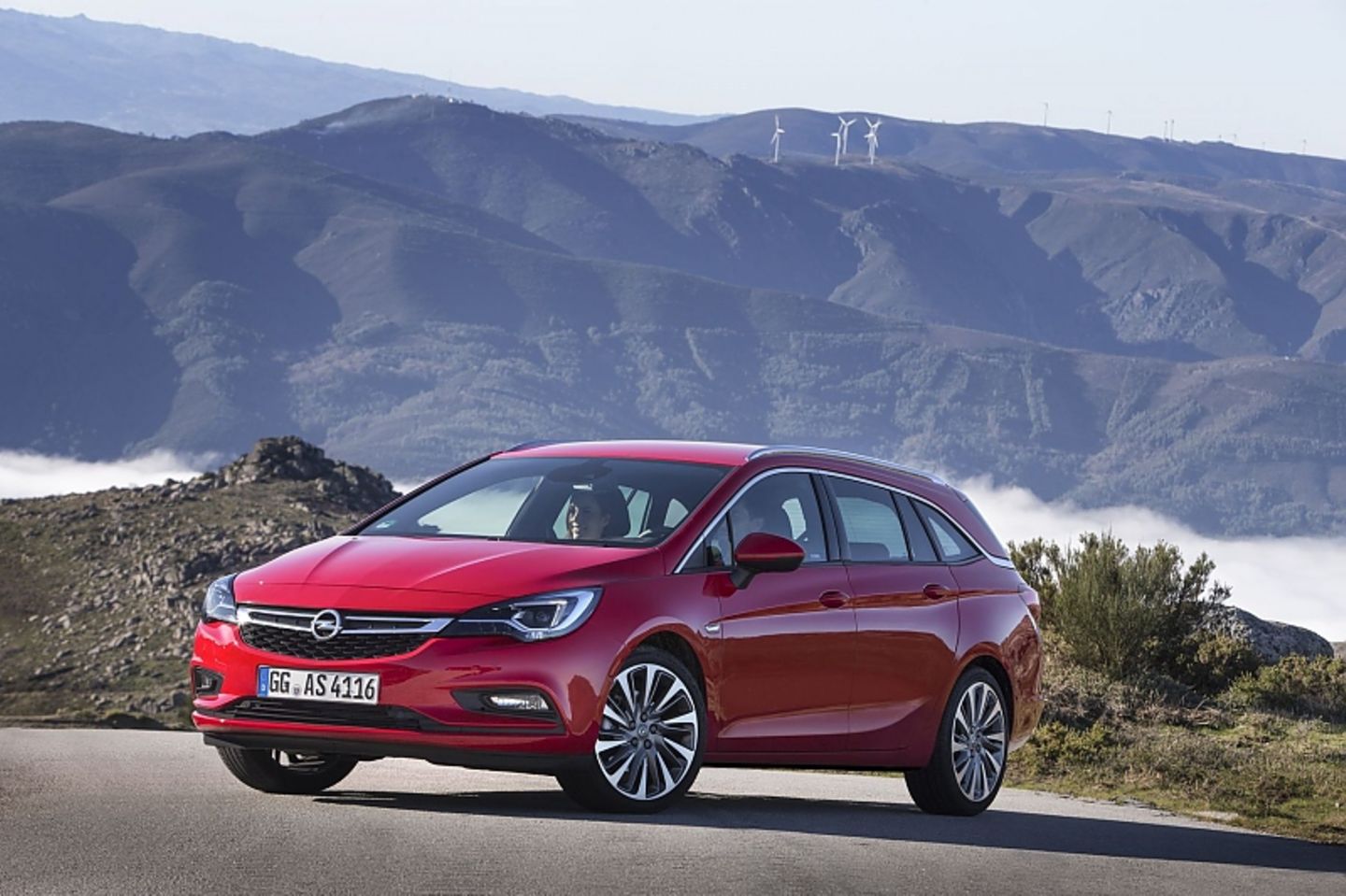 Der Opel Astra Sports Tourer 1.6 BiTurbo CDTI wiegt 1.435 Kilogramm