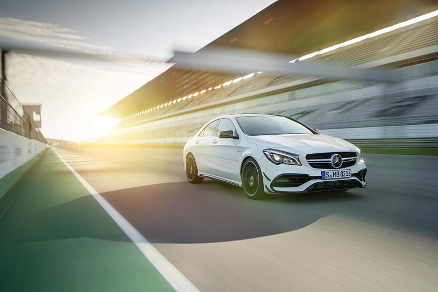 Mercedes CLA Modellpflege 2016 - ab sofort mit optionalen LED-Scheinwerfern