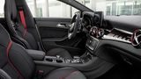 Der Innenraum des Mercedes CLA Modellpflege 2016