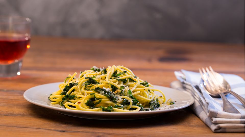 Frühlingsküche: Die Frühlingspasta schlechthin – Spaghetti mit frischem Bärlauch