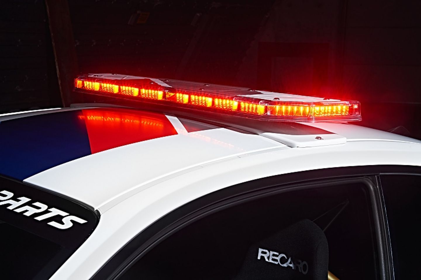 BMW M2 Safety Car Moto GP 2016 - die Lichtbrücke auf dem Dach blinkt rot und blau