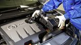 Beim 1,6 Liter Motor wird ein Strömungsgleichrichter im Ansaugtrakt eingesetzt.