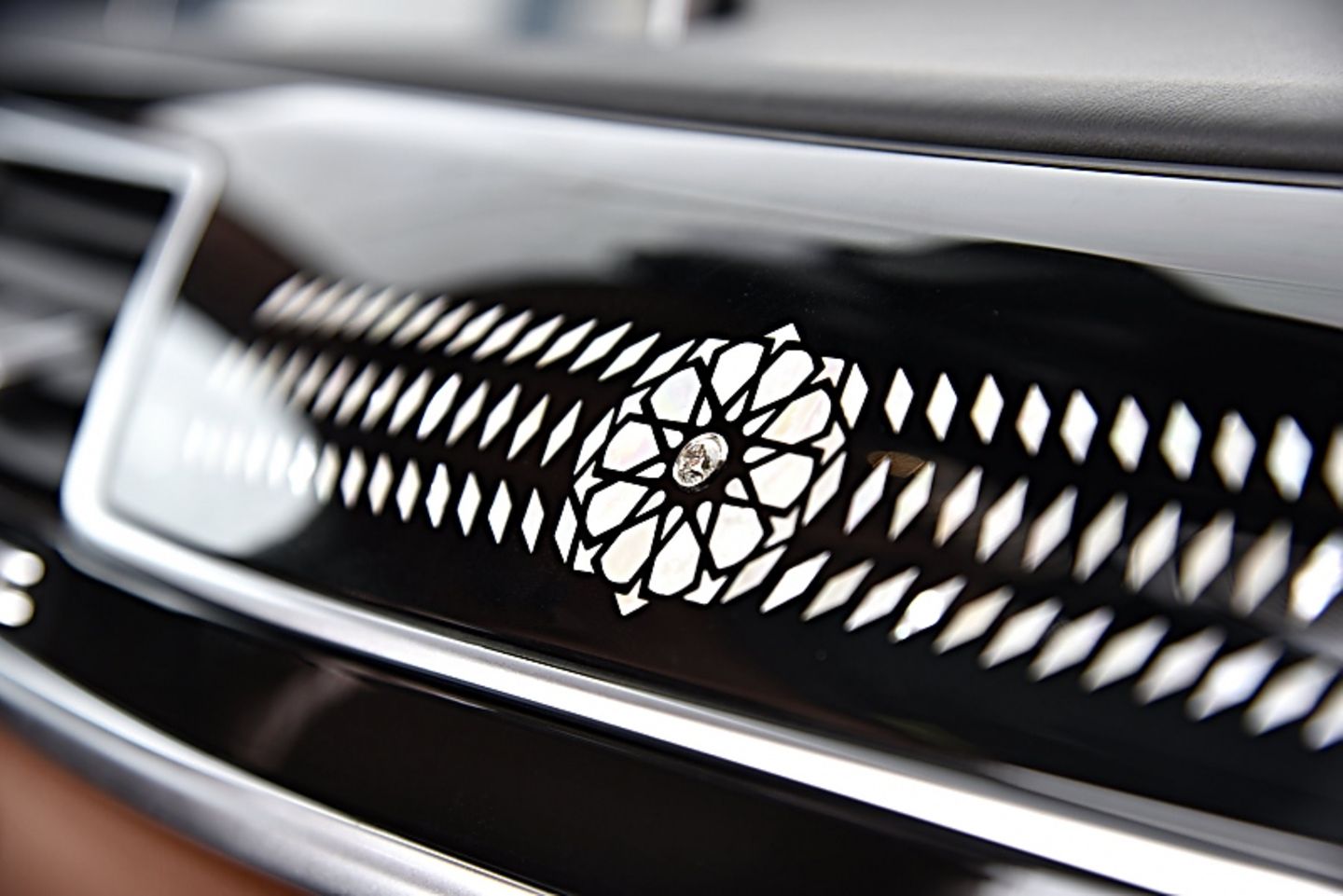 BMW 750 Li Solitaire - die fünf Steine im Innenraum haben fünf Karat