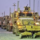 Die selbstständig agierenden US Army Trucks orientieren sich am Vordermann