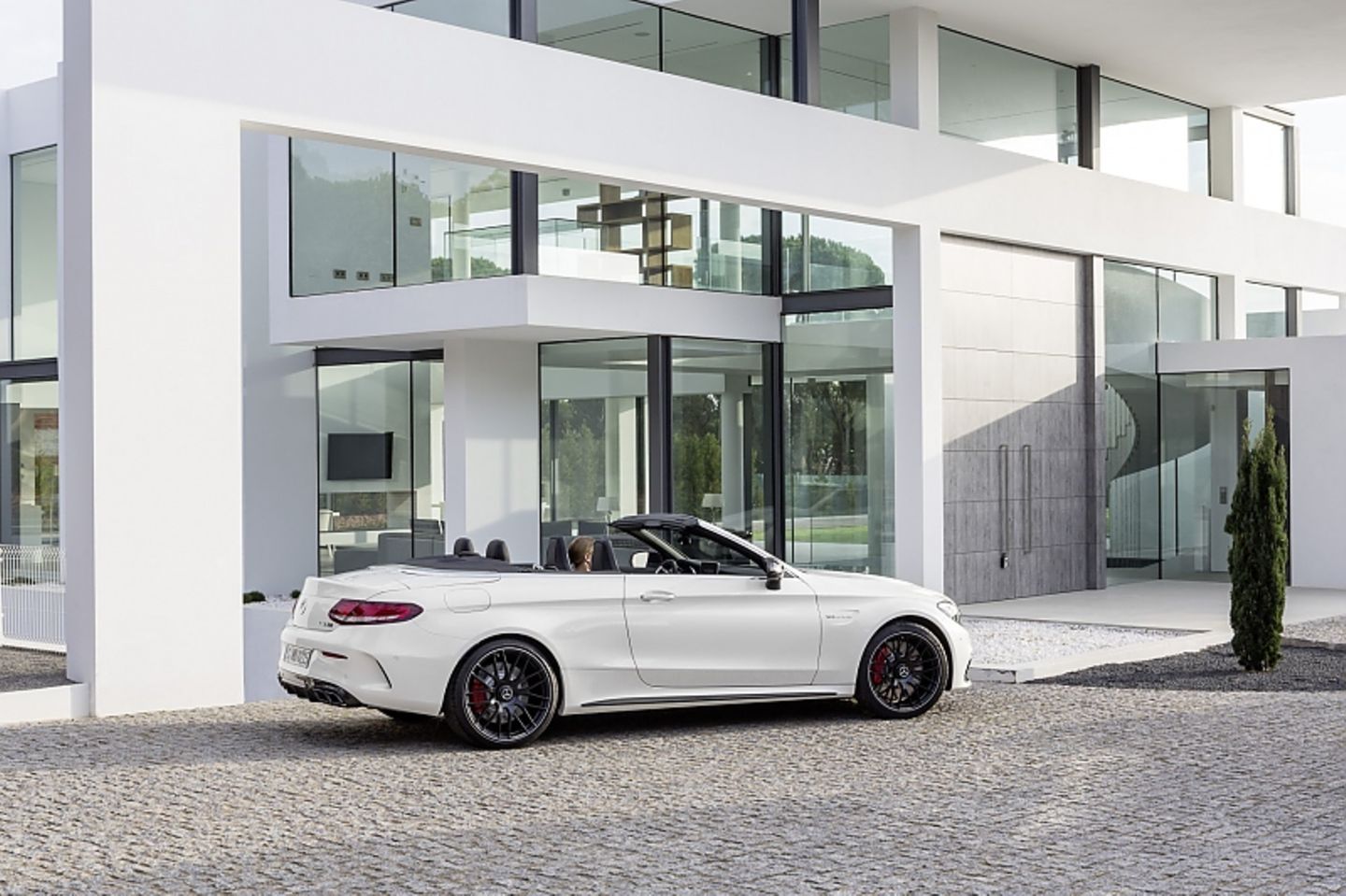 Mercedes AMG C 63 Cabrio - hat mit über 1,9 Tonnen mächtig Übergewicht