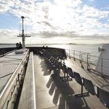 An Deck der leere Fähre nach Waiheke