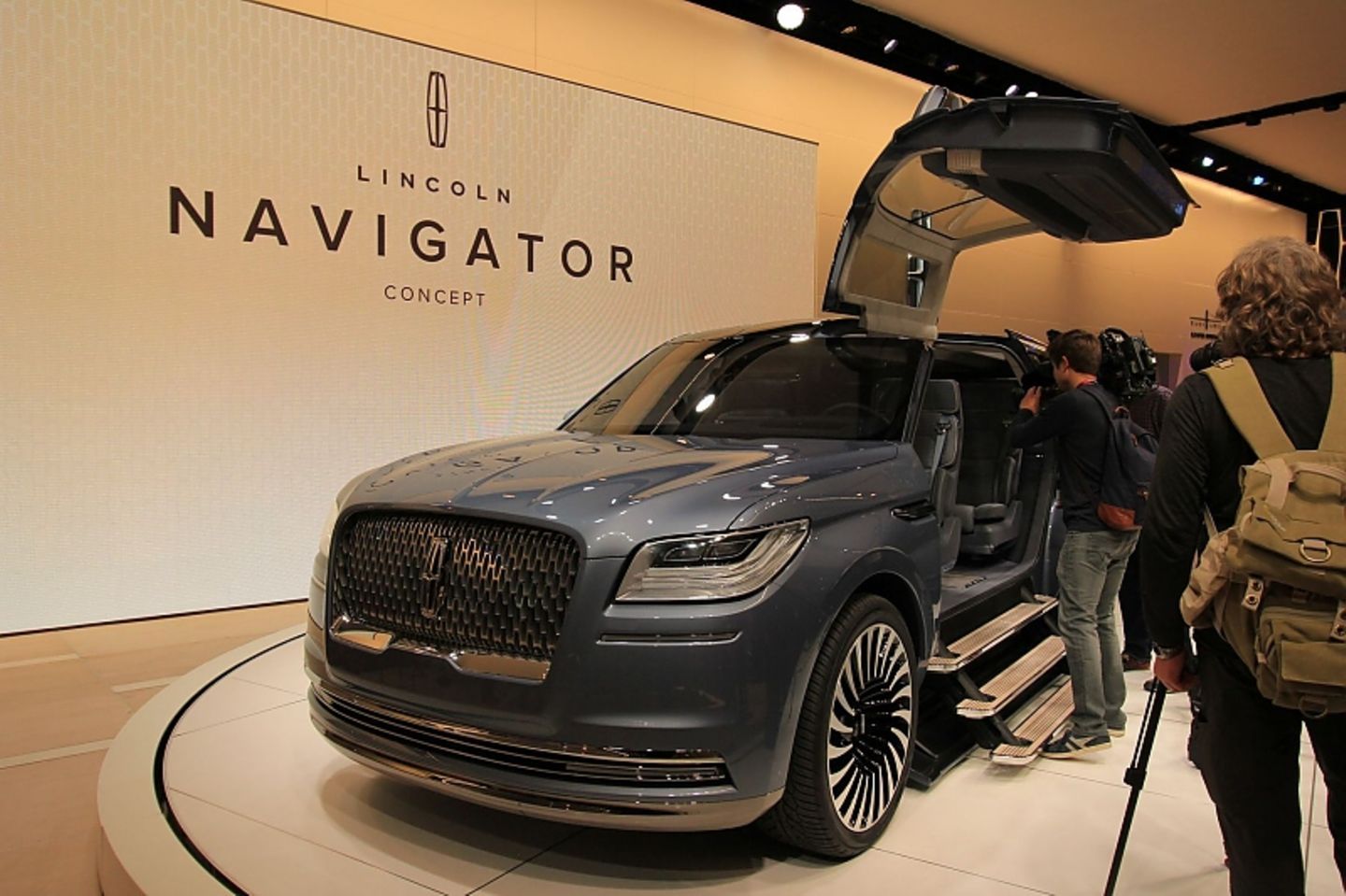Das Lincoln Navigator Concept ist ein riesiges Auto