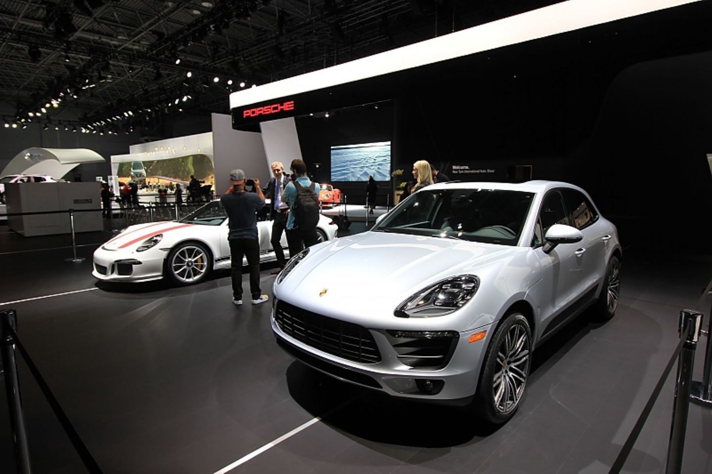 Porsche präsentiert den Macan 4 Zylinder ausgerechnet in den USA