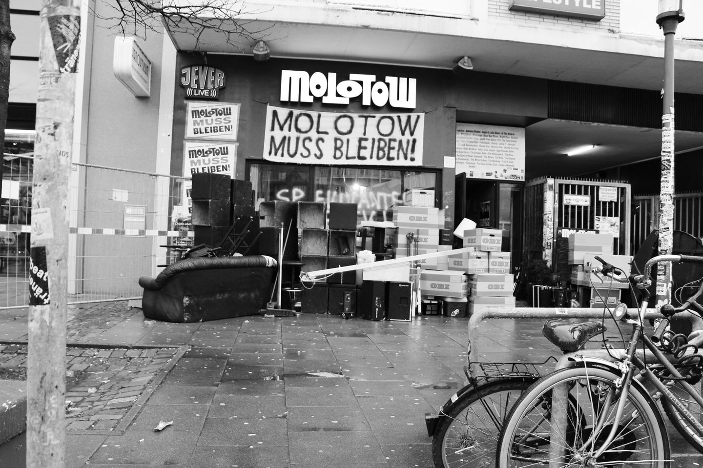 Banner "Molotow muss bleiben"