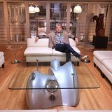 Elliot Cuker ist ein echter Selfmade-Millionär mit einem großen Selbstbewusstsein.