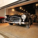 Hier lohnt sich ein Blick durchs Garagen-Tor.