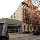 Nicht gerade auffällig gelegen.