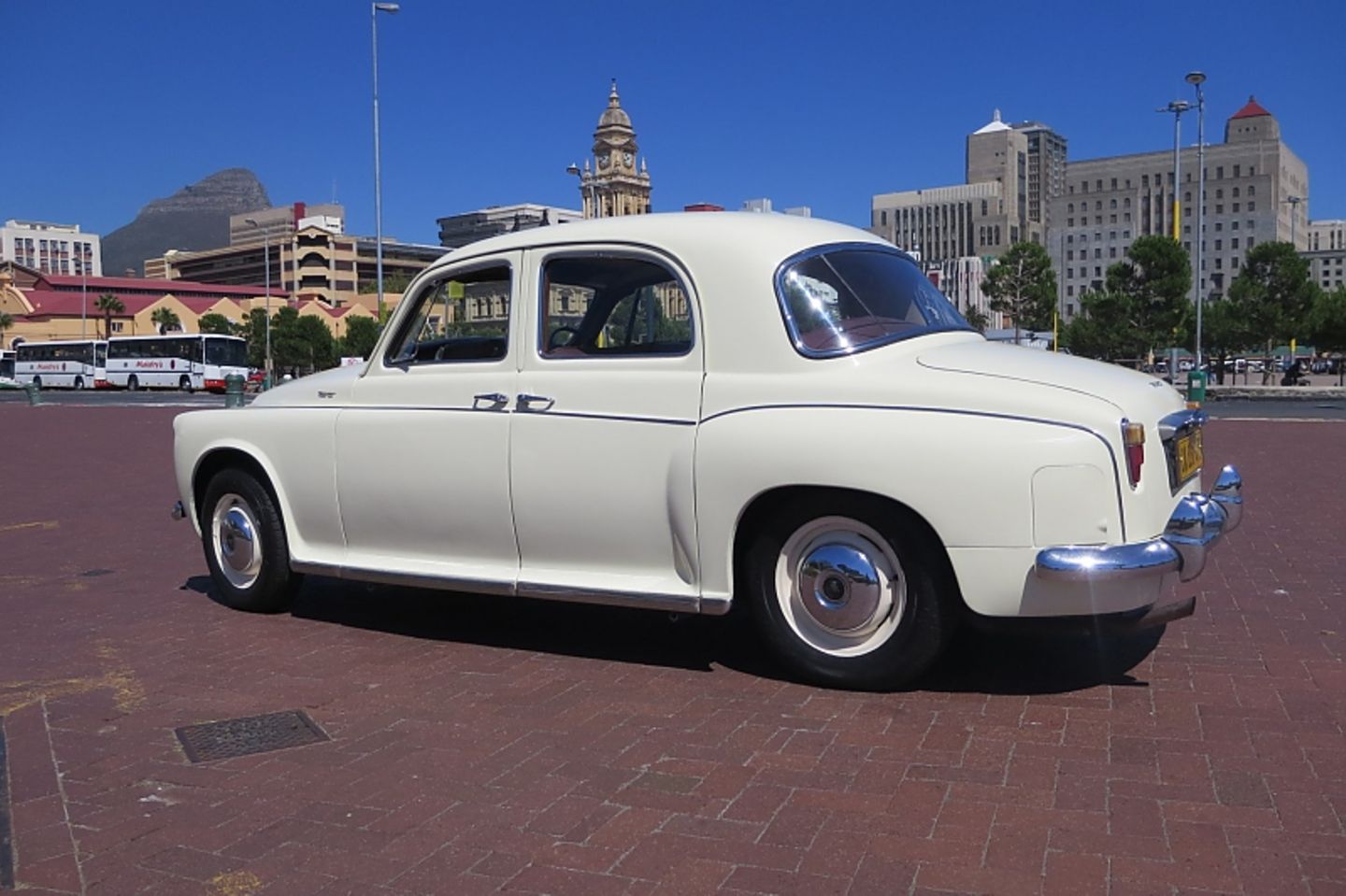 Classicdepot Kapstadt - auch der Rover P4 findet seine Kunden