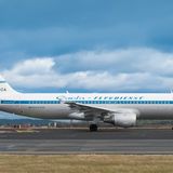 Zurück in die Zukunft: Einer der neueren Airbus A320 fliegt im Retrolook durch Europa und nimmt den Schriftzug und das Logo aus den Anfängen der Condor wieder auf.