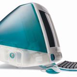 Ein Glücksfall für Jobs war die Zusammenarbeit mit dem britischen Designer Jonathan Ive. Das erste Highlight dieser Zusammenarbeit war der iMac, der am 6. Mai 1998 vorgestellt wurde. Das Gehäuse mit halbdurchscheinenden Kunststoff wurde zur Design-Ikone und wirbelte nicht nur den Markt auf, sondern veränderte auch die Wahrnehmung für Computer. Statt trister grauer Klötze war der Rechner plötzlich schick und hip.  Apple traf mit dem bunten Gerät voll ins Schwarze, der iMac stand sowohl in Studentenzimmern als auch bei kreativen Medienleuten auf dem Schreibtisch und sorgte für ein dickes Umsatzplus. Auch Hollywood nutzt den Glamourfaktor der bunten Computer: Unvergessen ist etwa der damals 26-jährige Leonardi di Caprio, der in "The Beach" am Ende des Films ein Gruppenfoto aus besseren Zeiten auf einem blauen iMac ansieht.