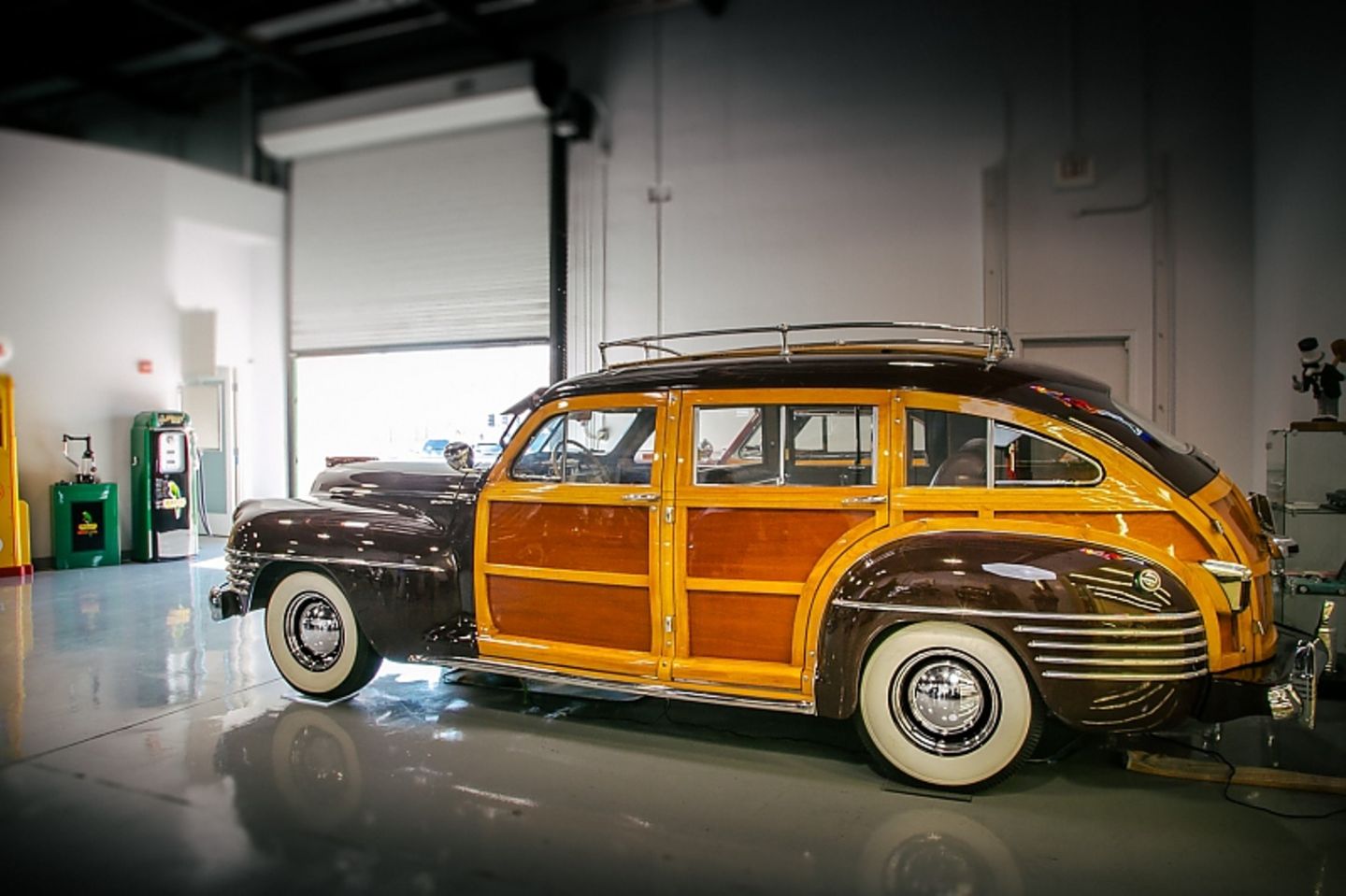 Autosammlung Aaron Weiss - auch Woodies sammelt der Kalifornier
